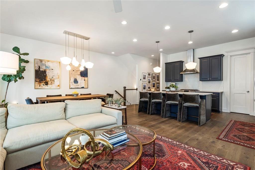 822 Grove Bend
