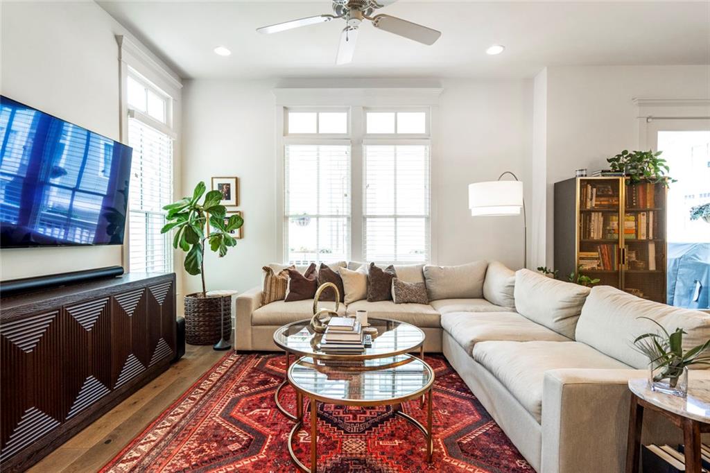 822 Grove Bend