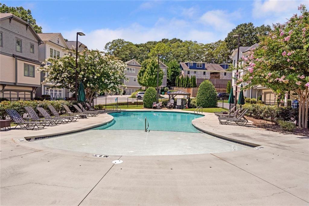 822 Grove Bend