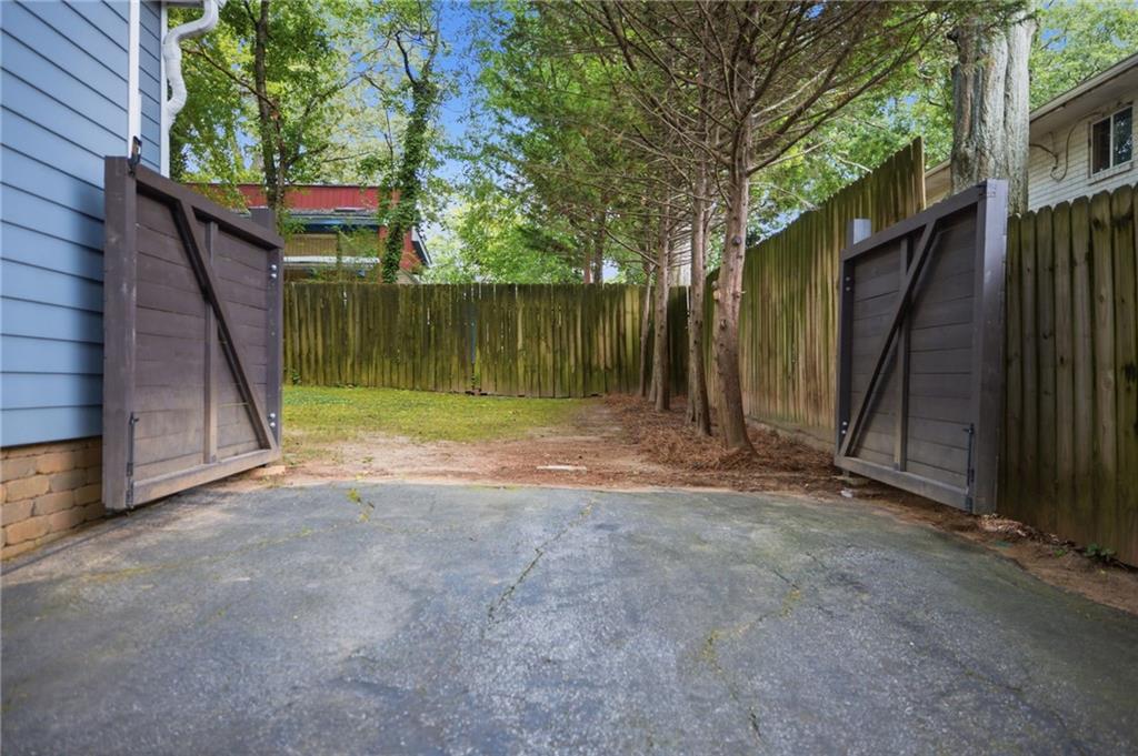 505 Oakdale Road NE