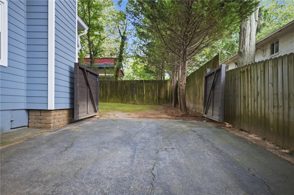505 Oakdale Road NE
