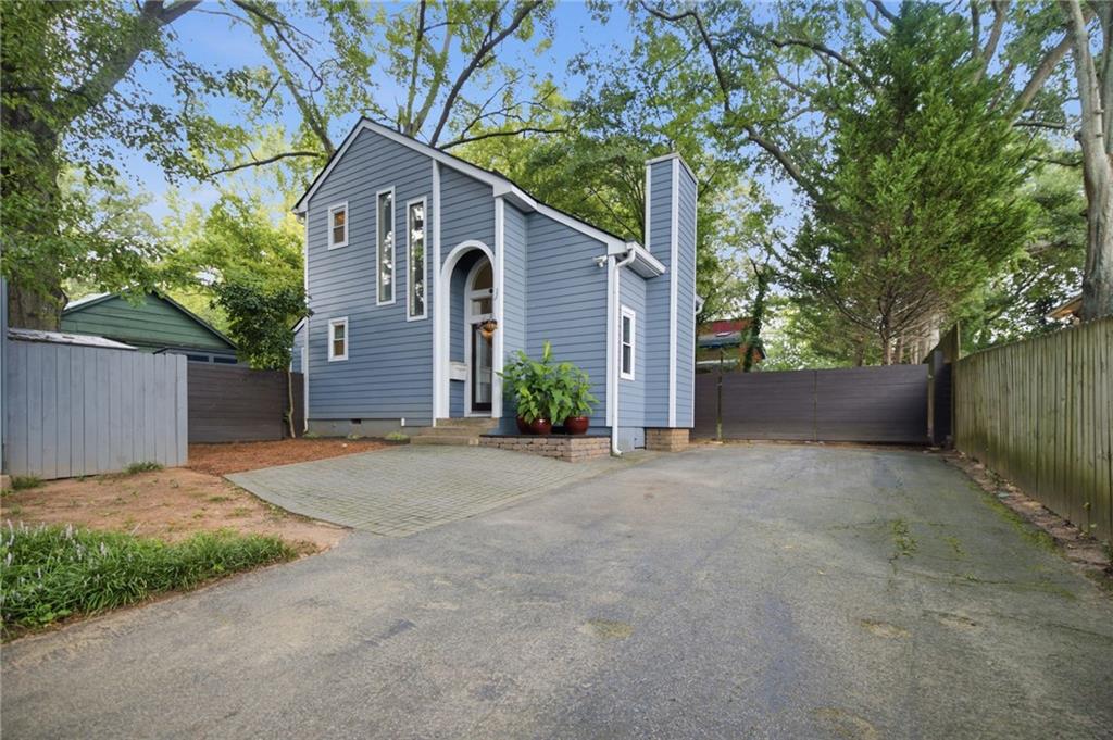 505 Oakdale Road NE