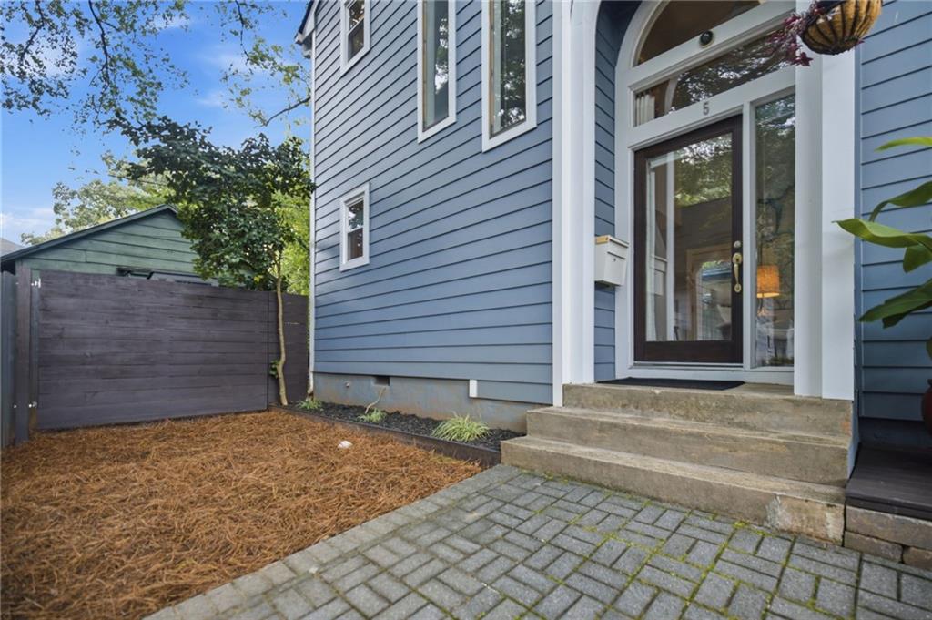 505 Oakdale Road NE