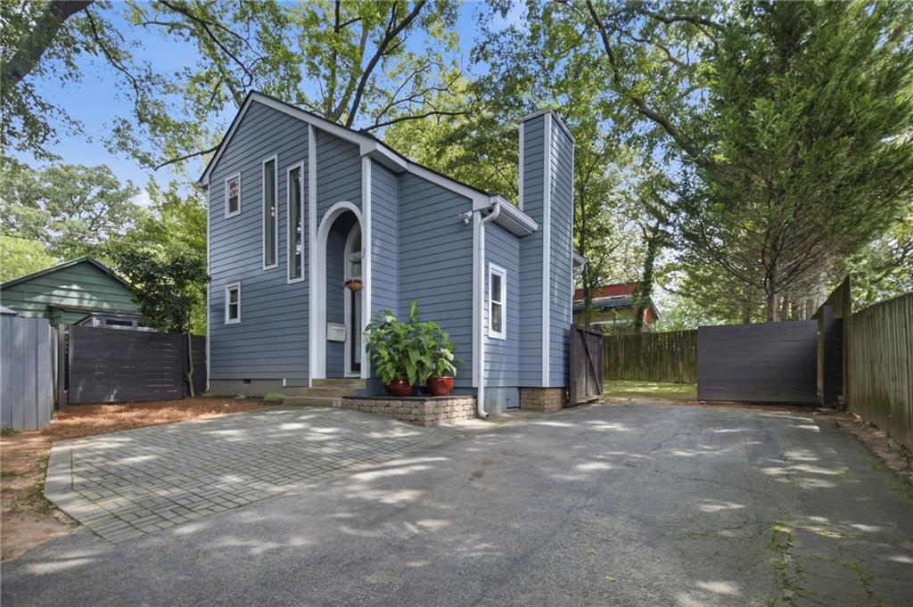 505 Oakdale Road NE