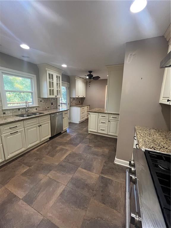 382 Charleston Lane
