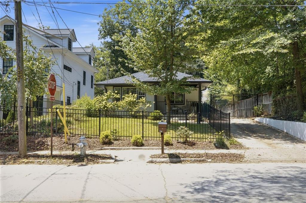 166 Howard Street NE