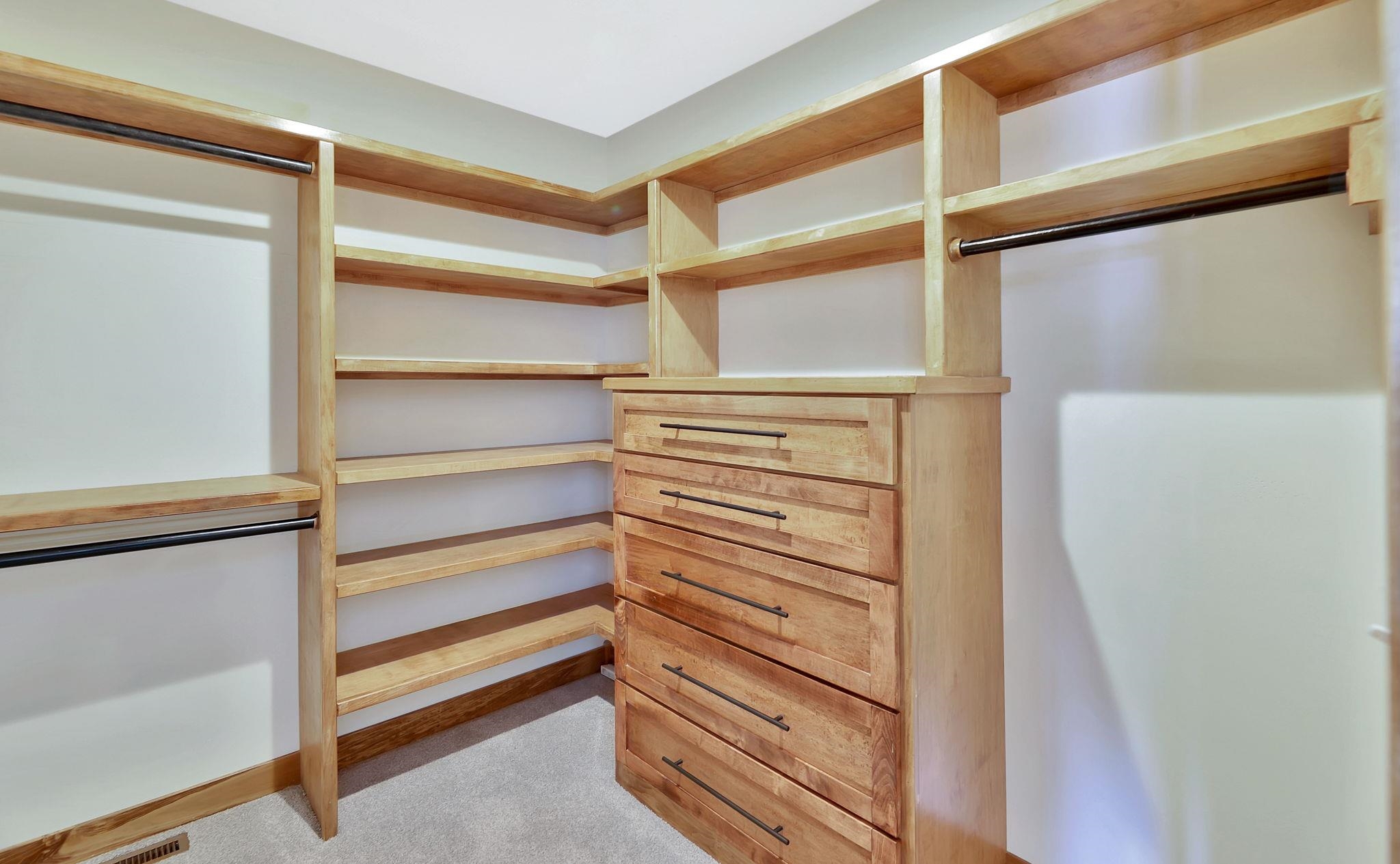 104 E Saint Cloud Pl