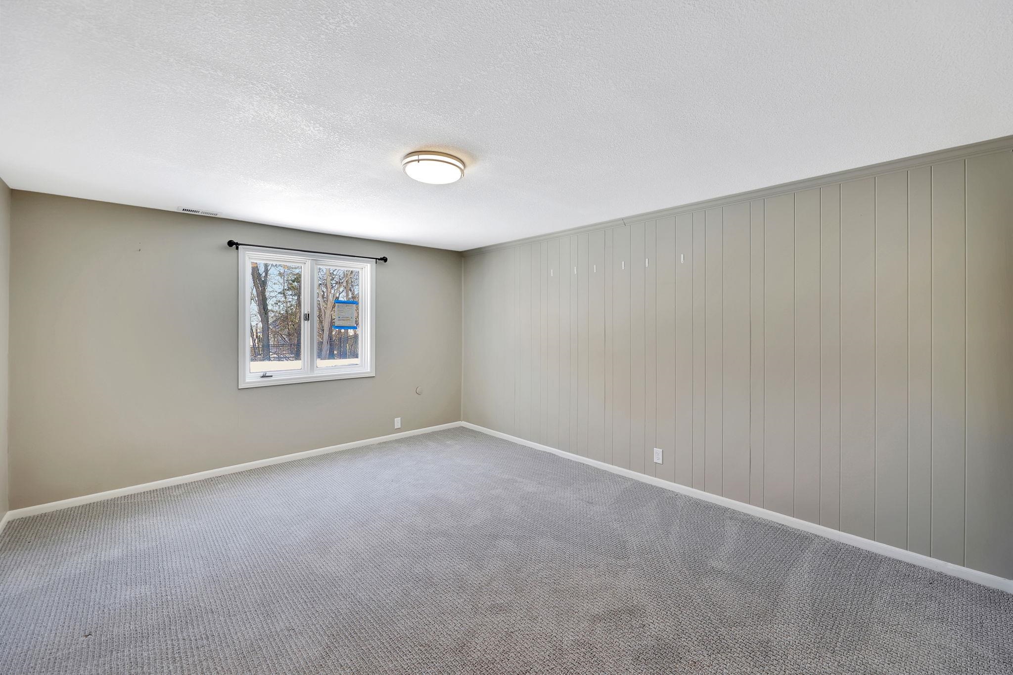 104 E Saint Cloud Pl