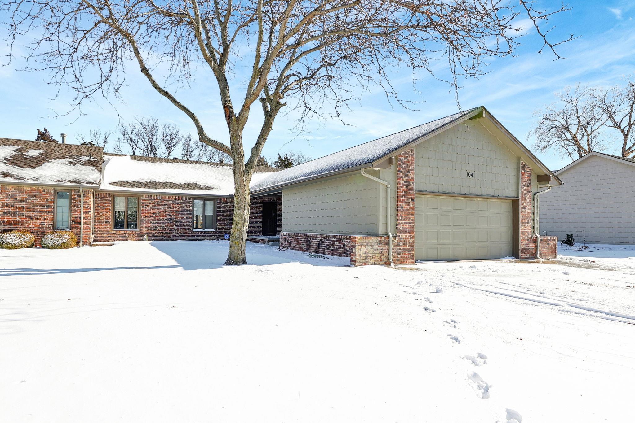 104 E Saint Cloud Pl