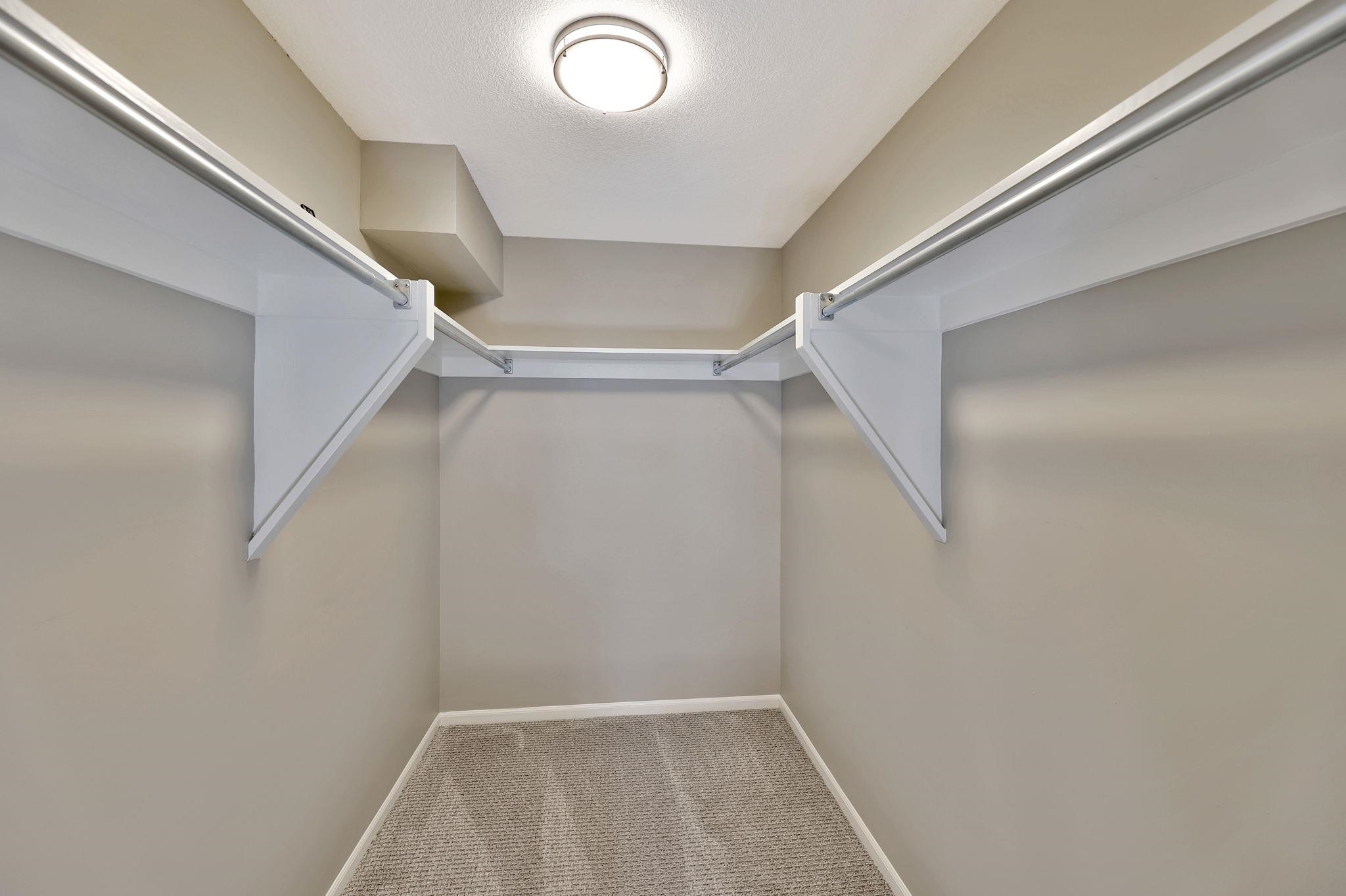 104 E Saint Cloud Pl