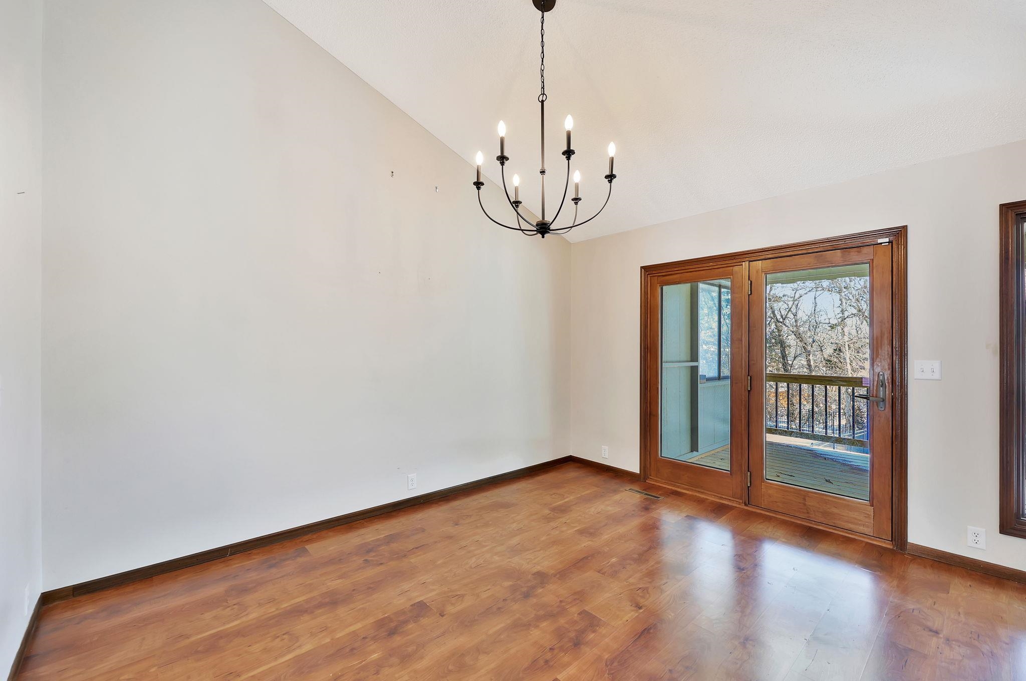 104 E Saint Cloud Pl