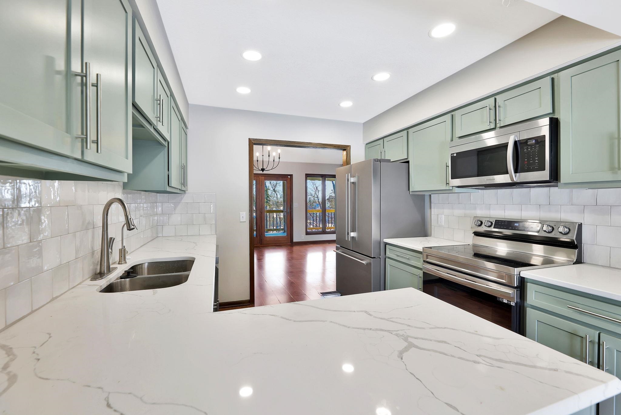 104 E Saint Cloud Pl