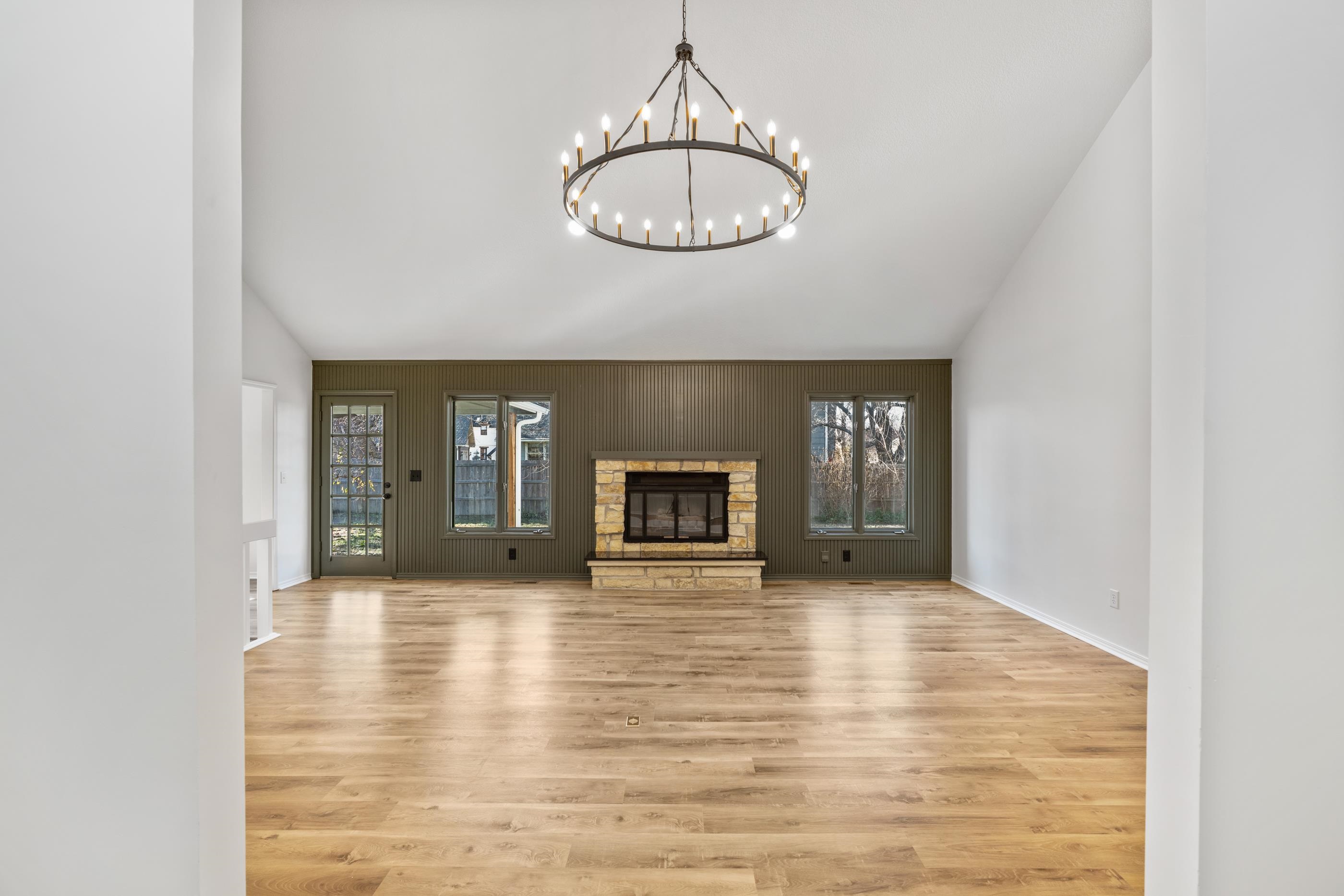 2461 N Bromfield Cir