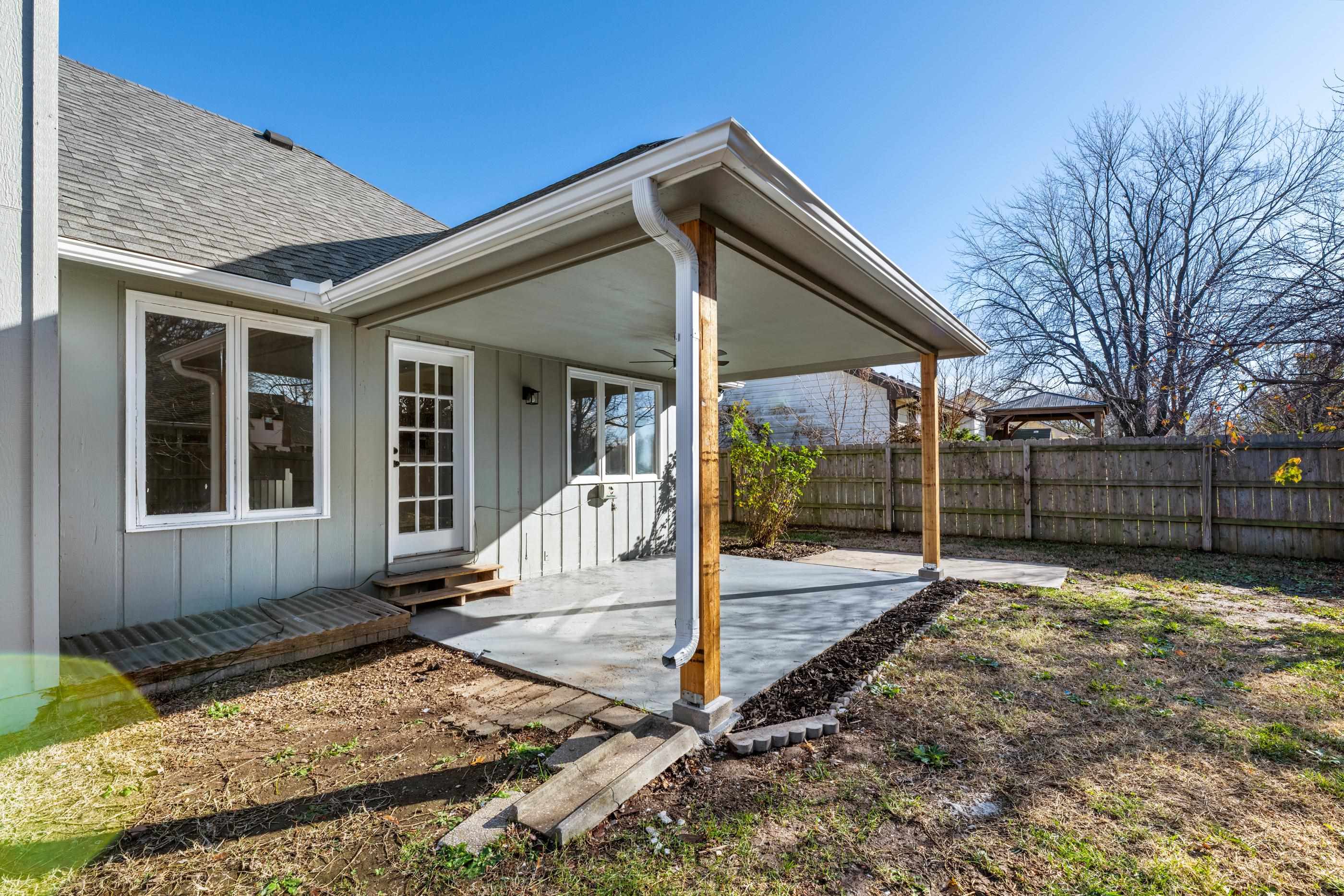 2461 N Bromfield Cir