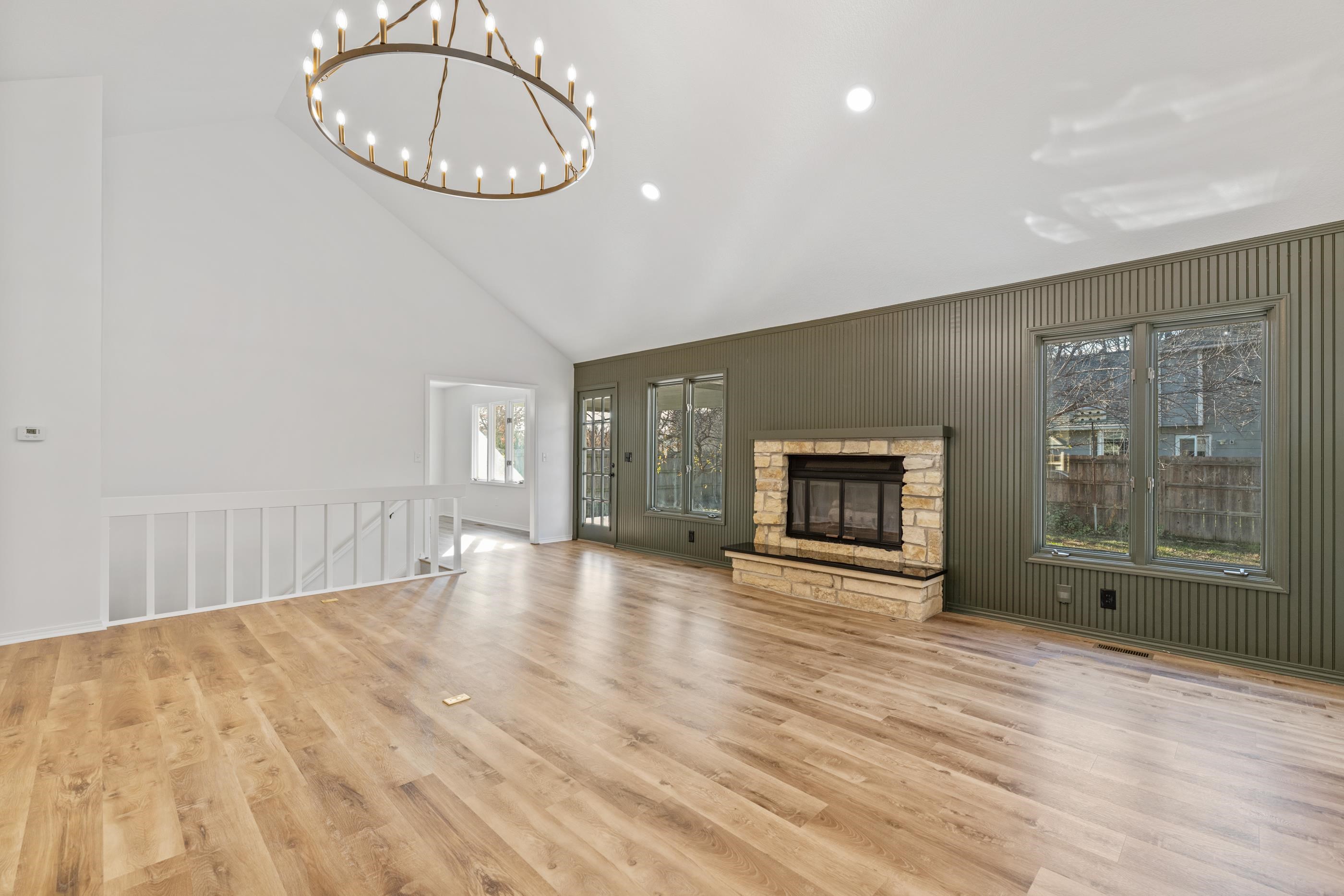 2461 N Bromfield Cir