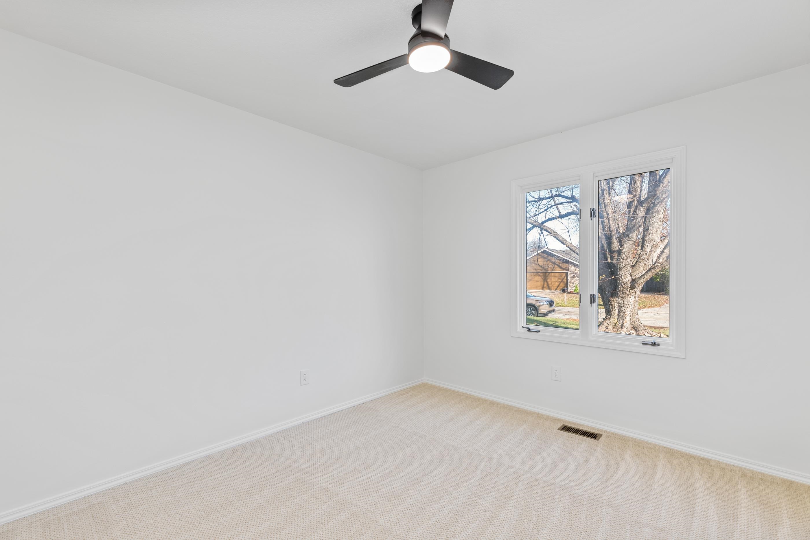 2461 N Bromfield Cir