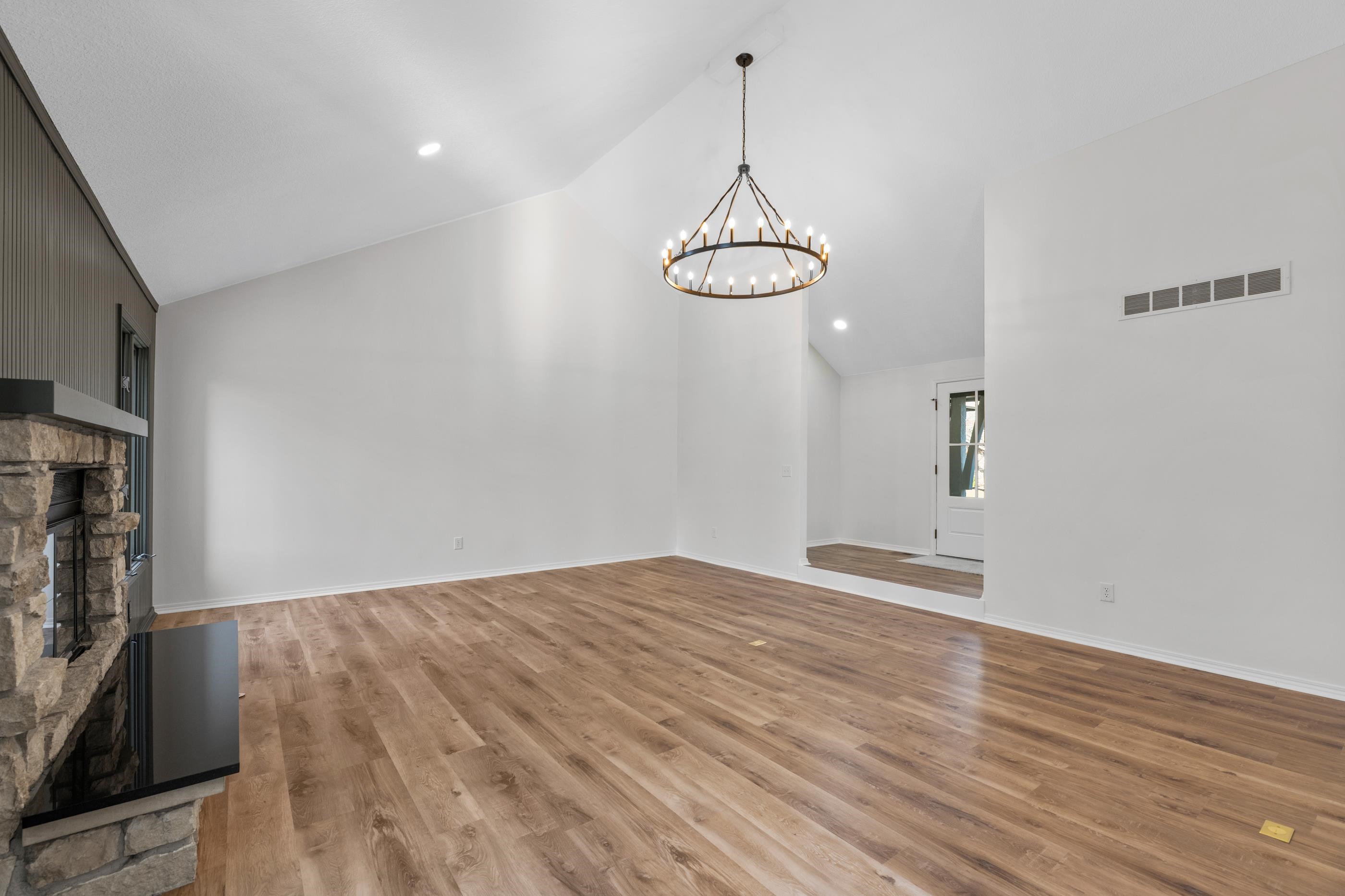 2461 N Bromfield Cir