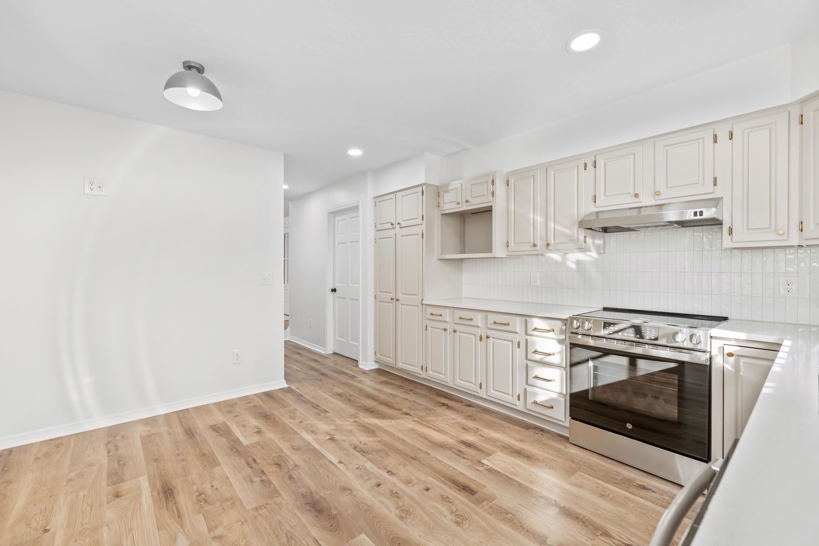 2461 N Bromfield Cir