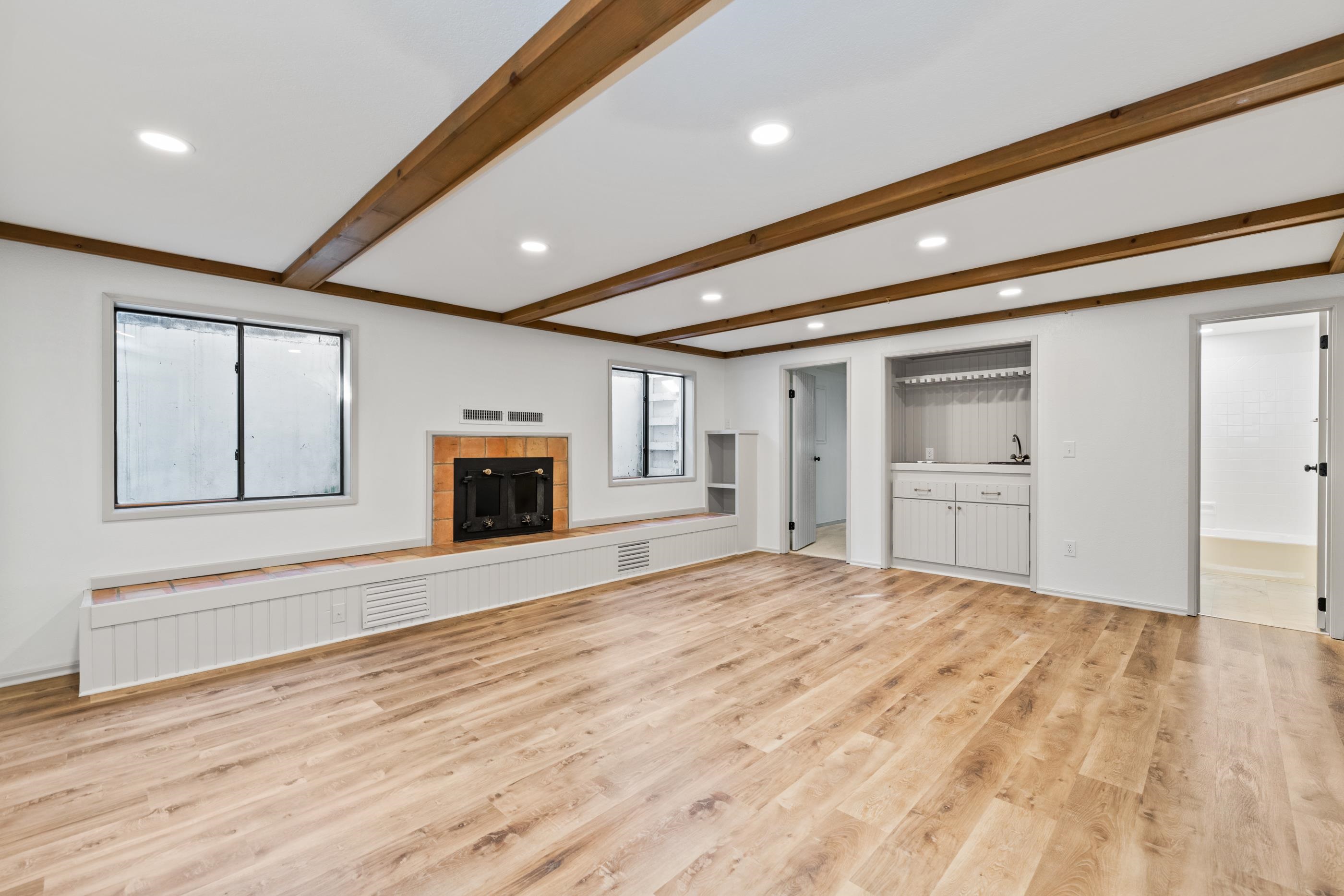 2461 N Bromfield Cir