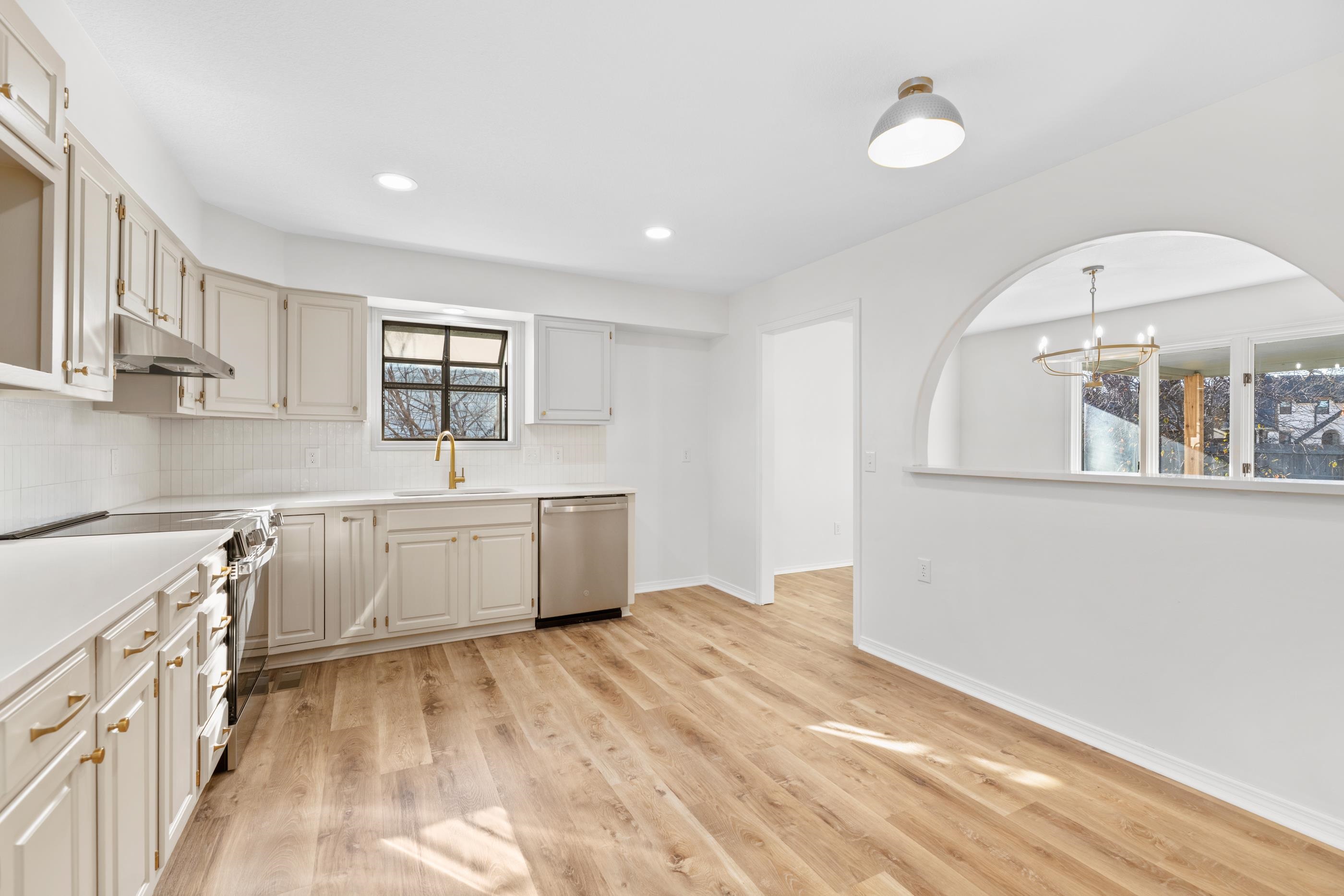 2461 N Bromfield Cir