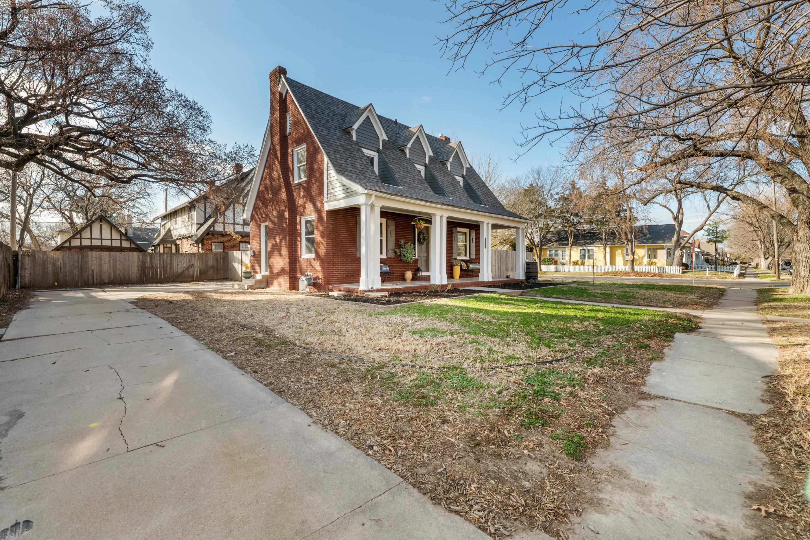 751 N Faulkner St