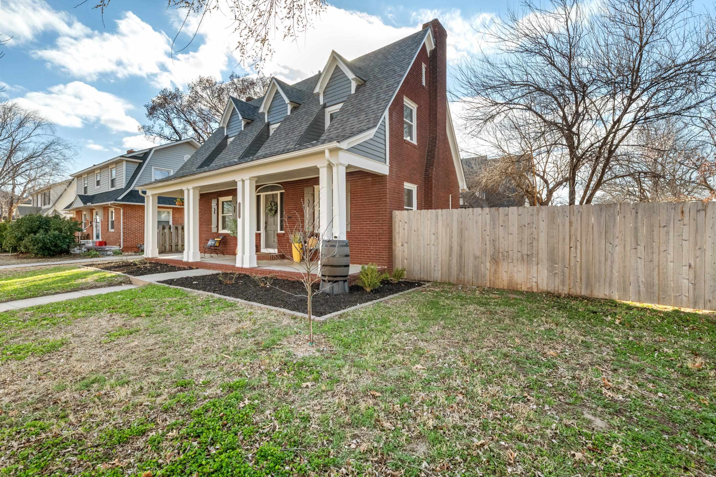 751 N Faulkner St