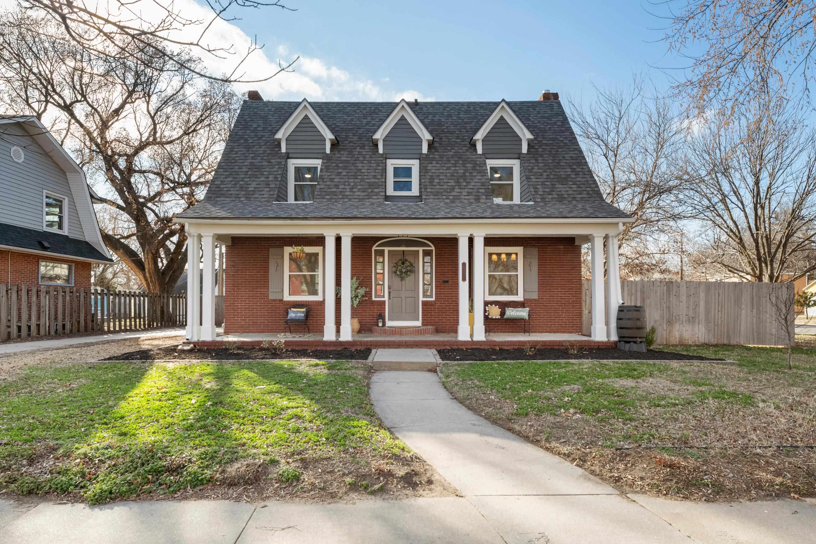 751 N Faulkner St