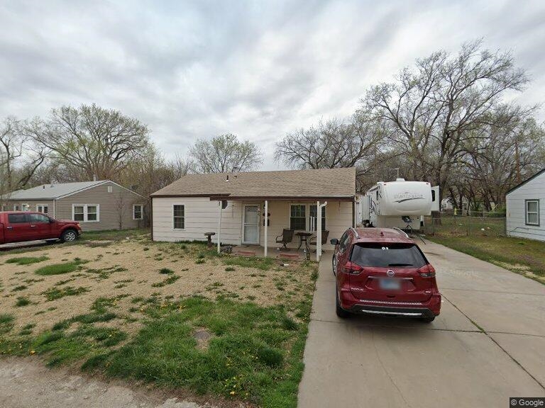 4633 S Hemlock