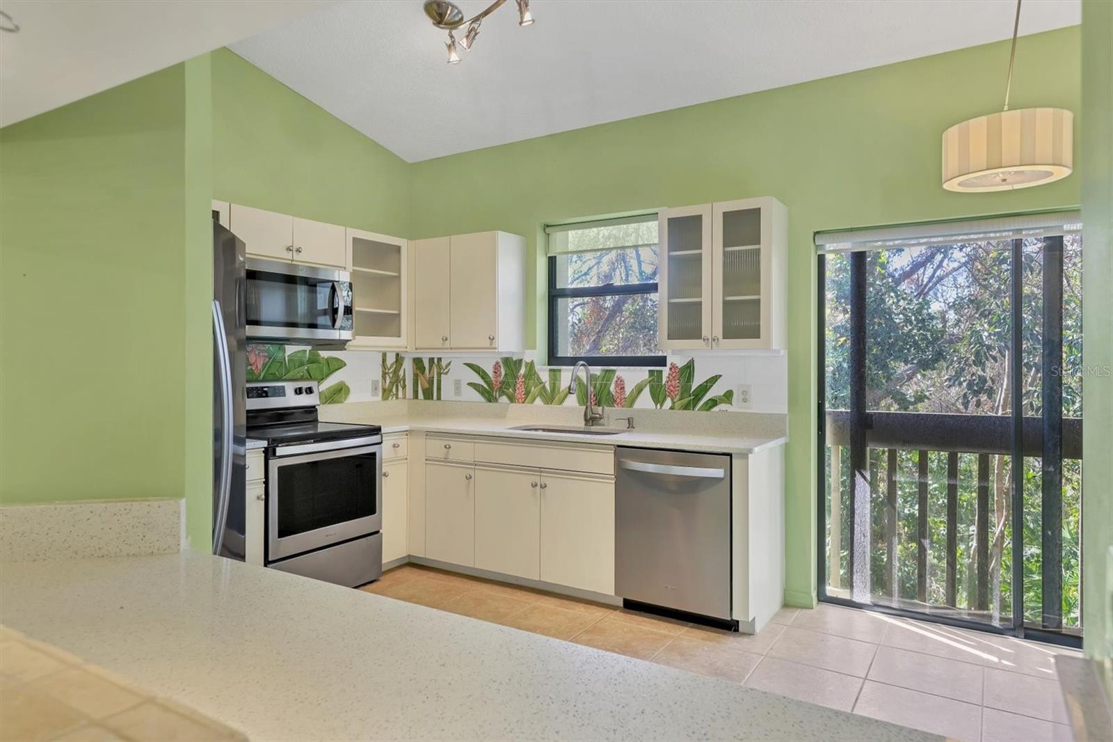 1676 STARLING DR #202