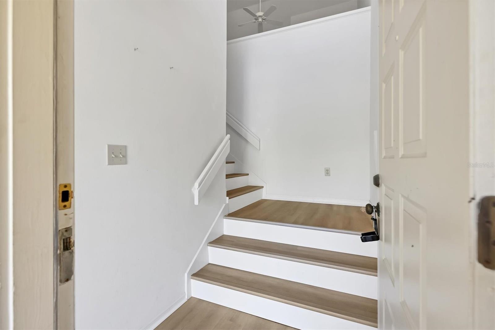 1676 STARLING DR #202