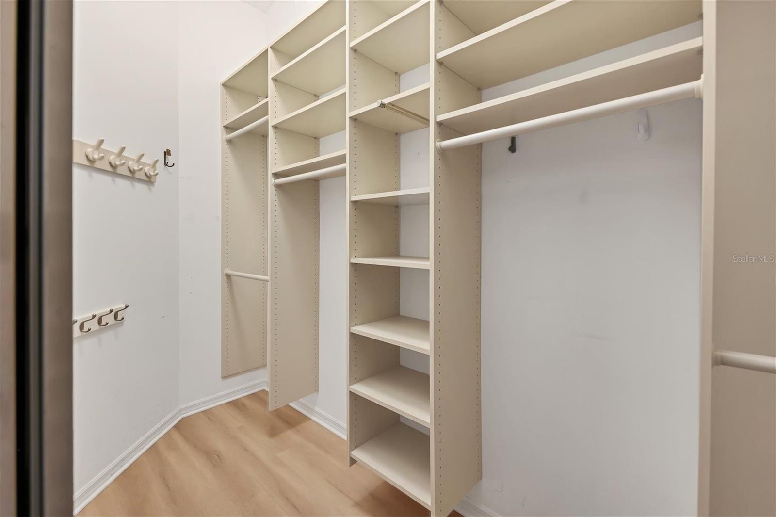 1676 STARLING DR #202