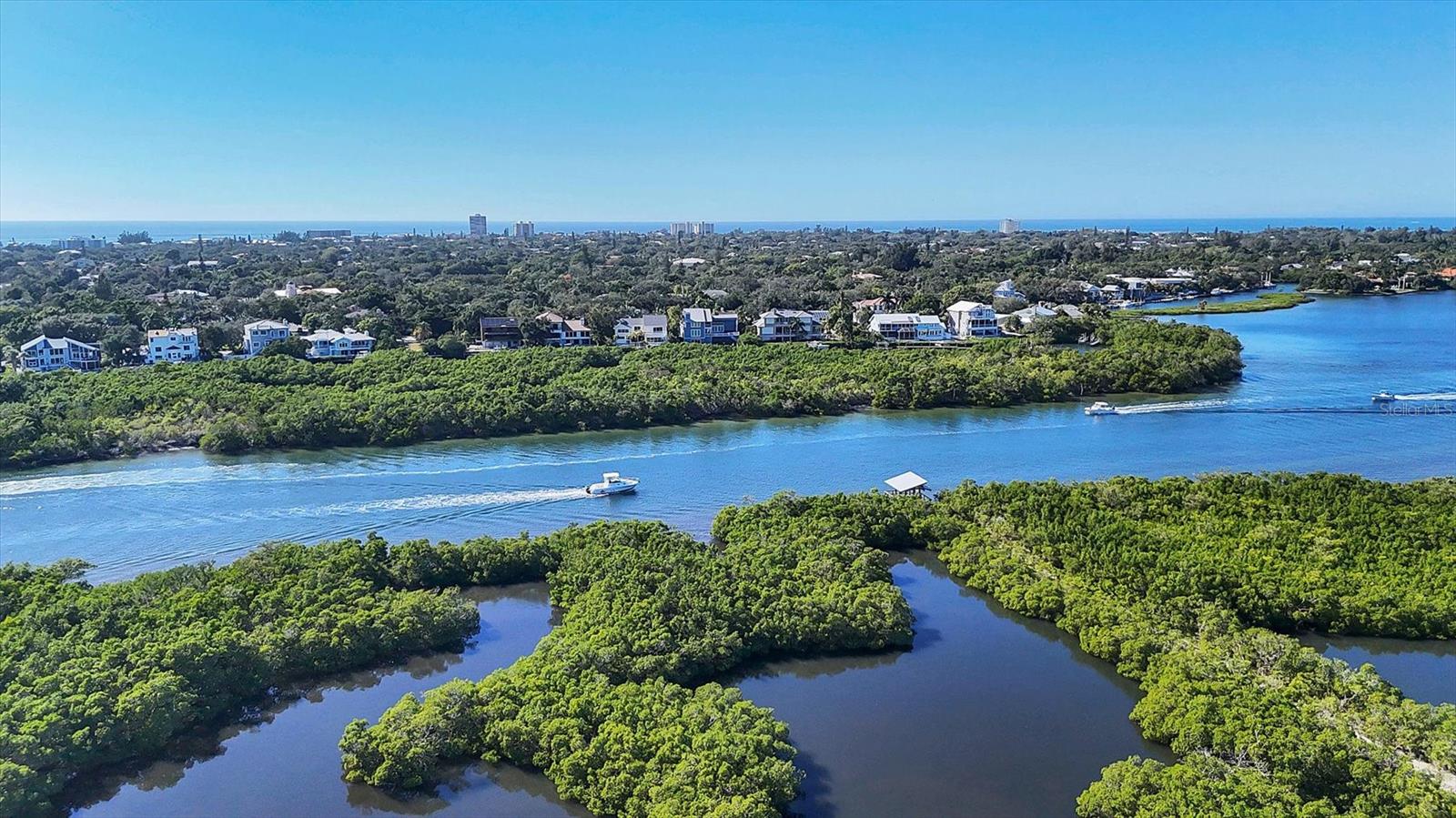 1676 STARLING DR #202