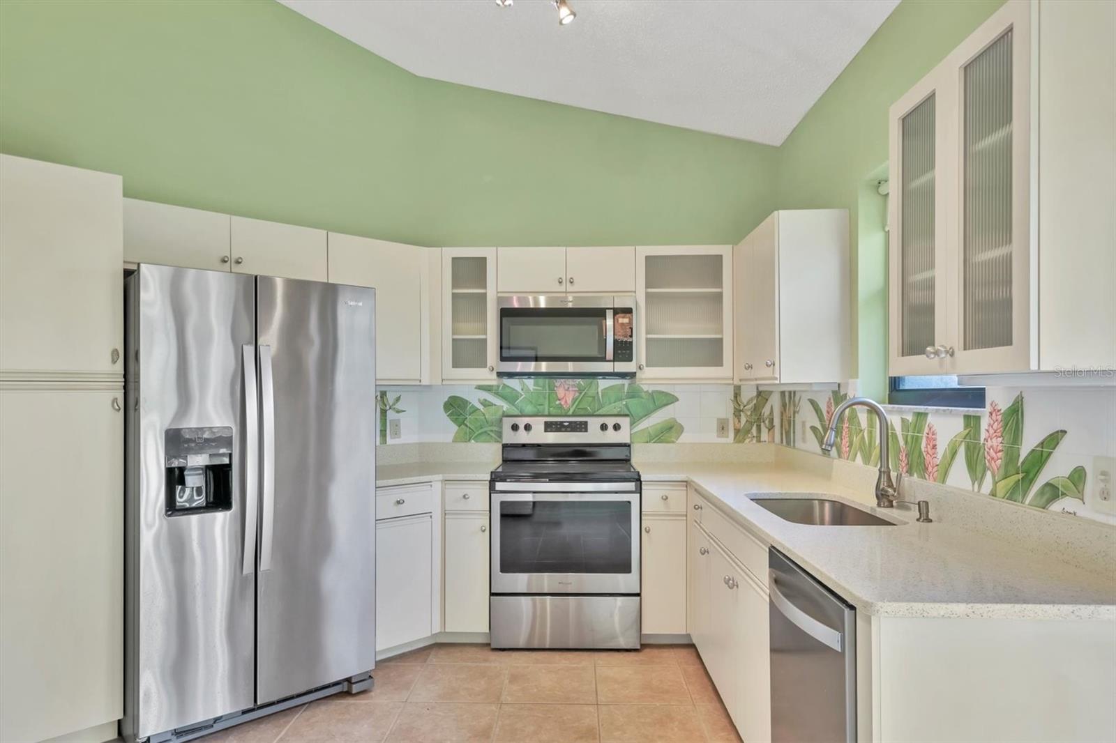 1676 STARLING DR #202