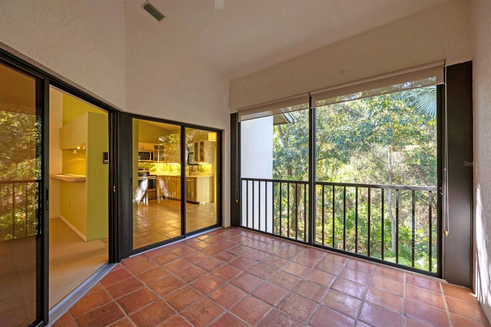 1676 STARLING DR #202