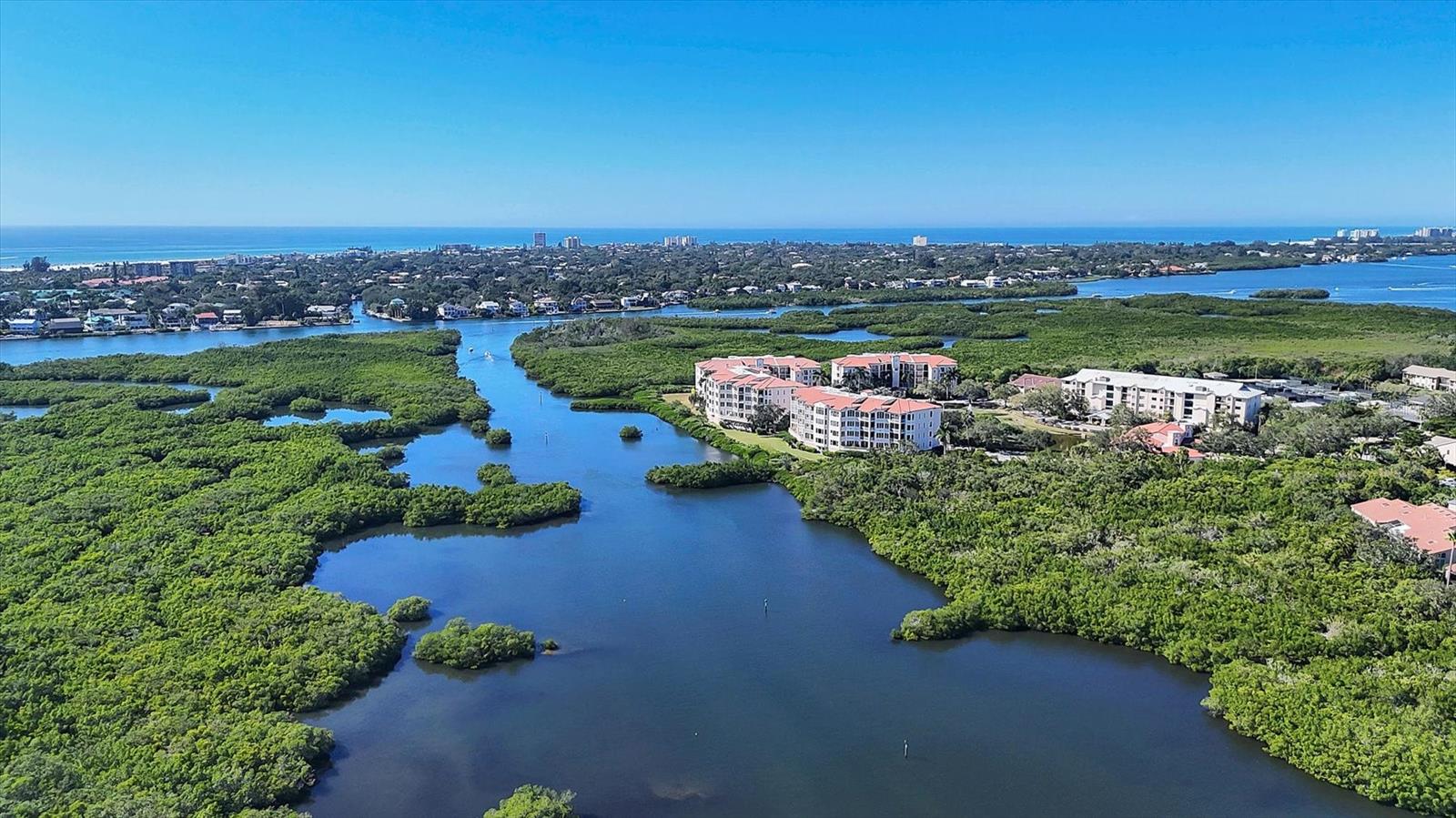 1676 STARLING DR #202