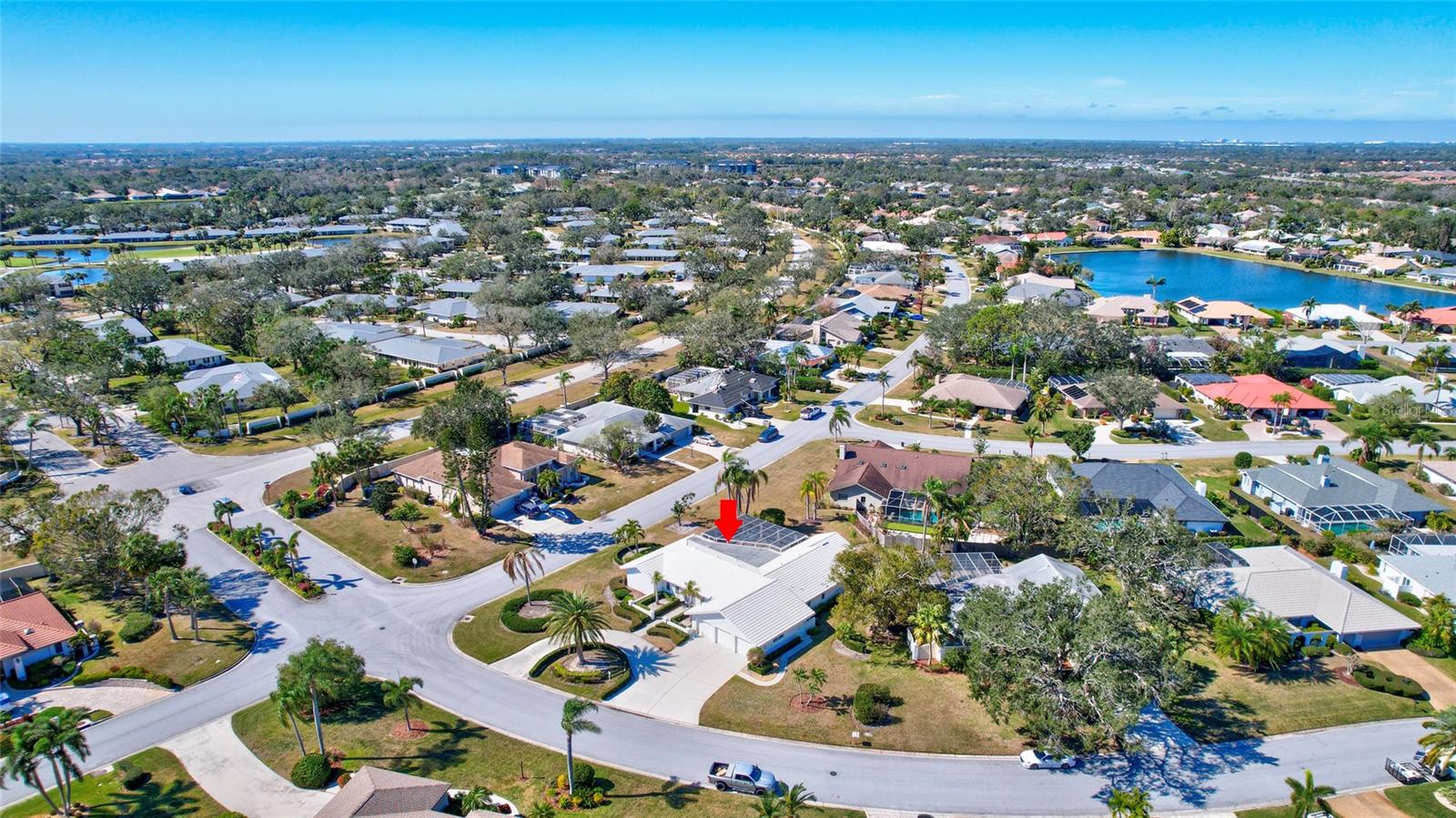 6851 COUNTRY LAKES CIR
