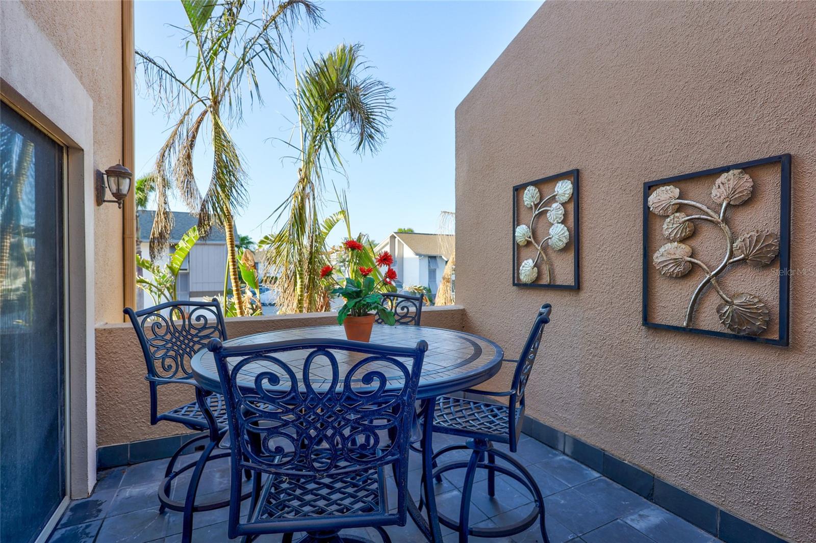 1185 COQUILLE ST #305