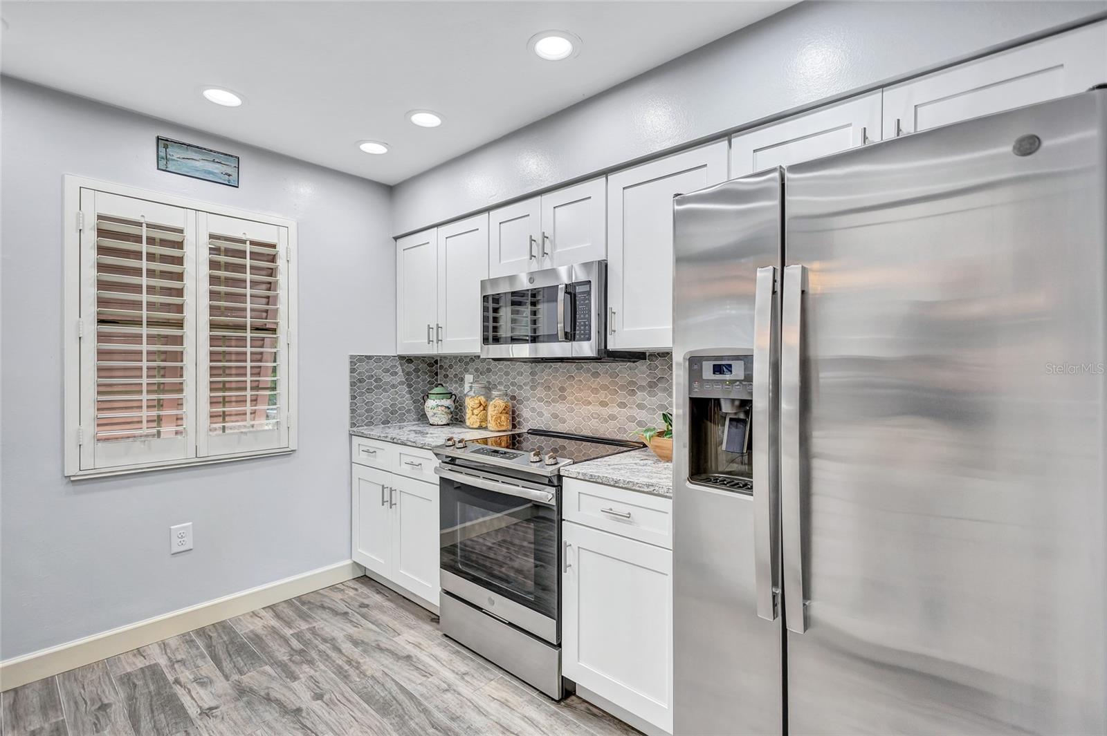 1185 COQUILLE ST #305