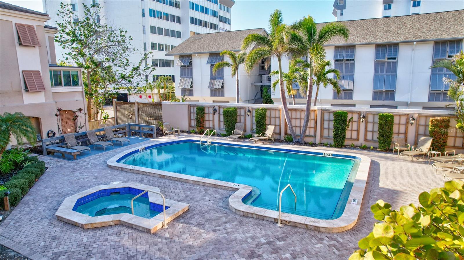 1185 COQUILLE ST #305