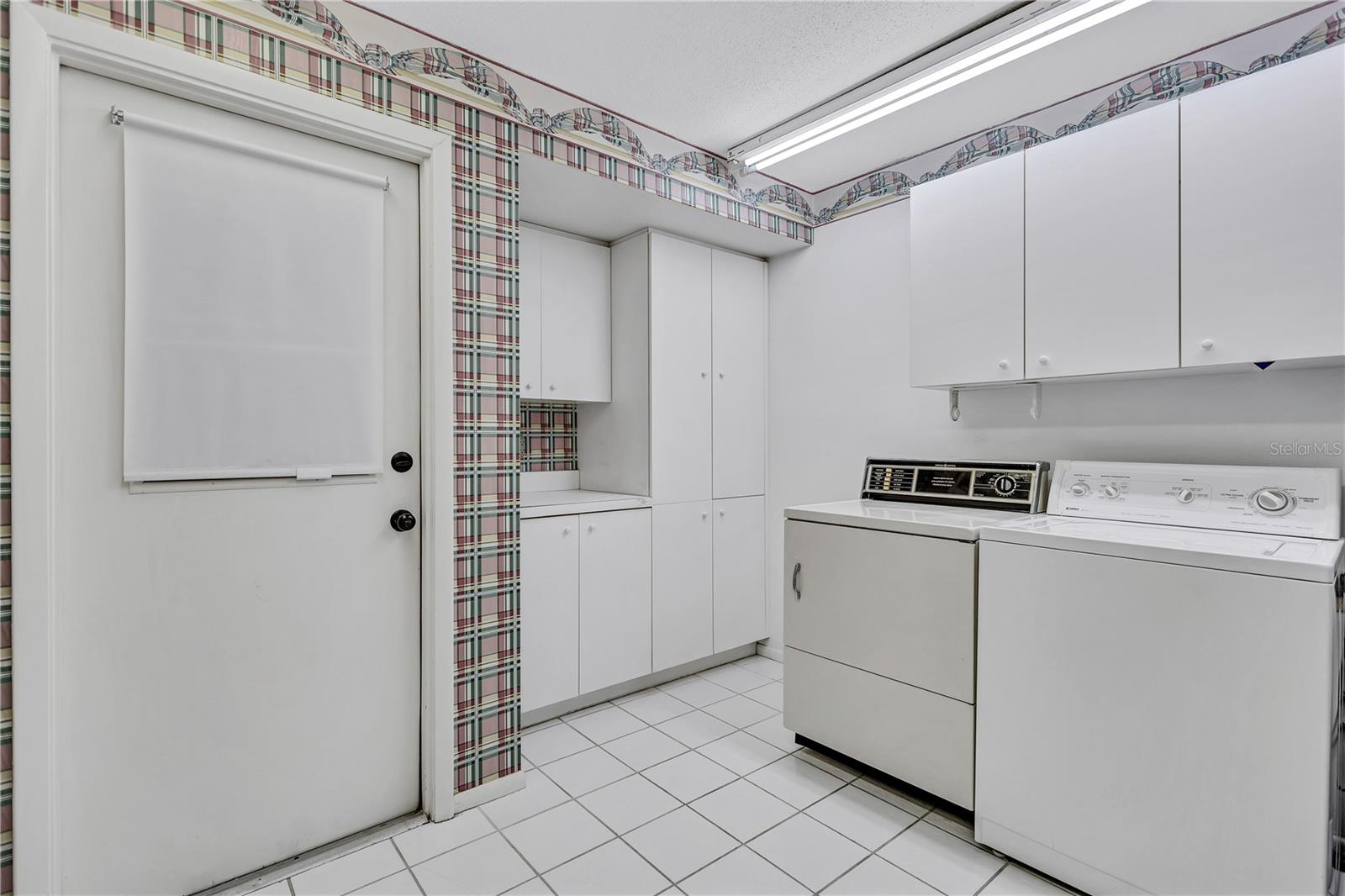4487 GLEBE FARM RD