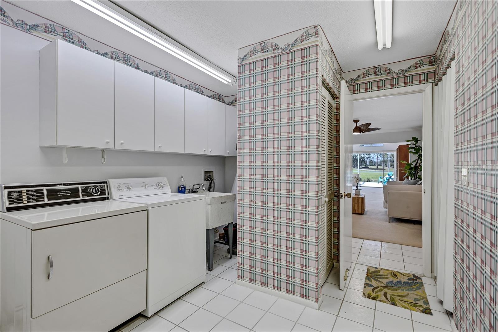 4487 GLEBE FARM RD