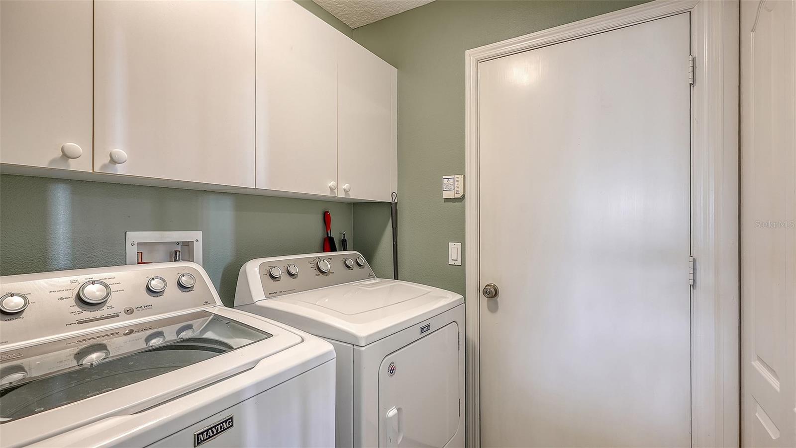 9447 FOREST HILLS CIR