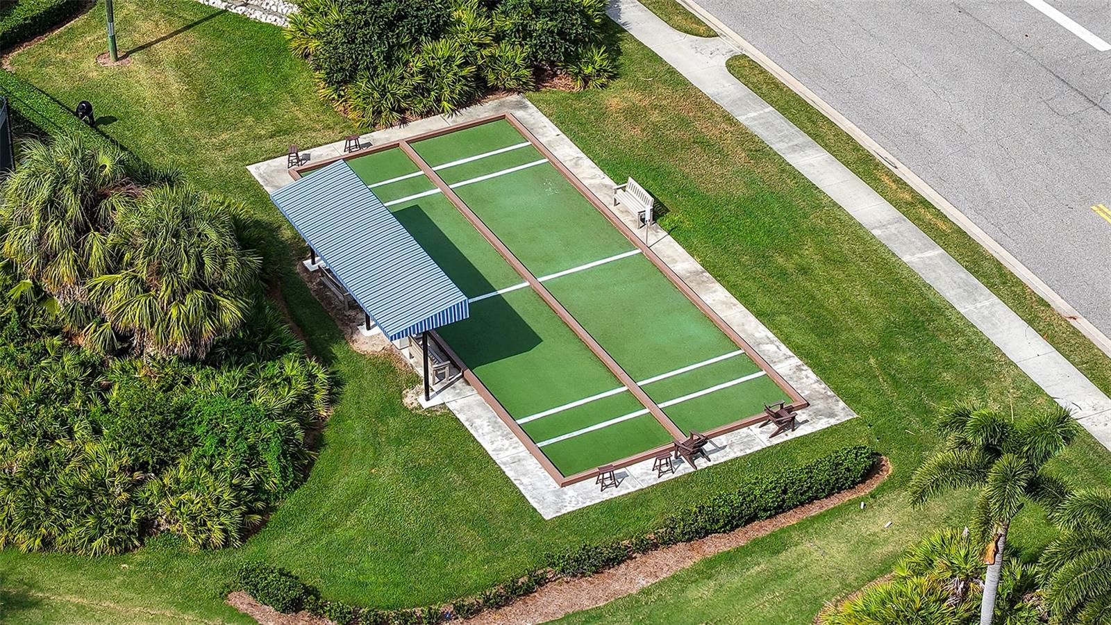 9447 FOREST HILLS CIR