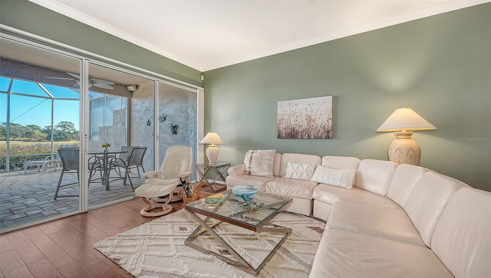 9447 FOREST HILLS CIR