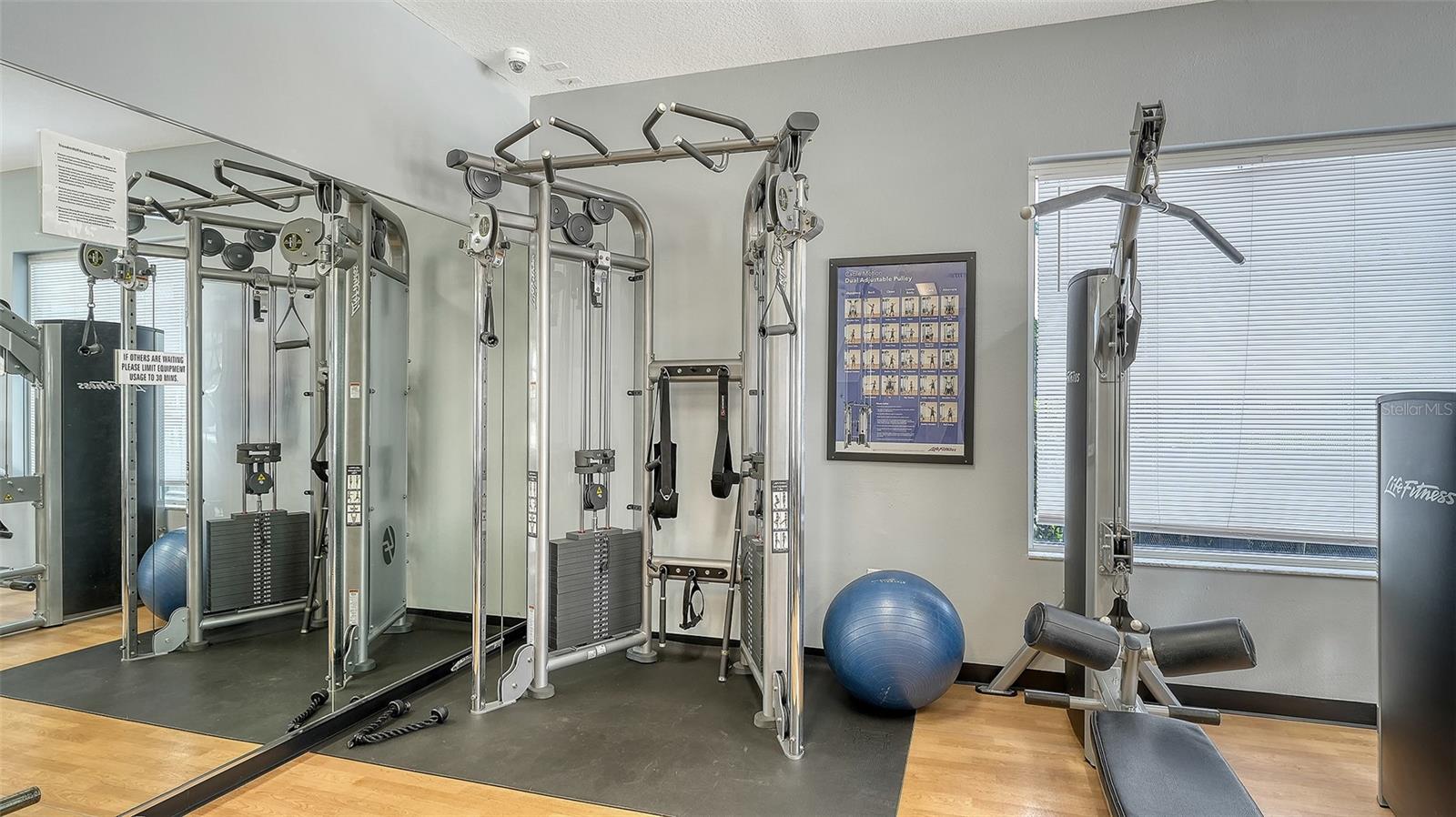 9447 FOREST HILLS CIR