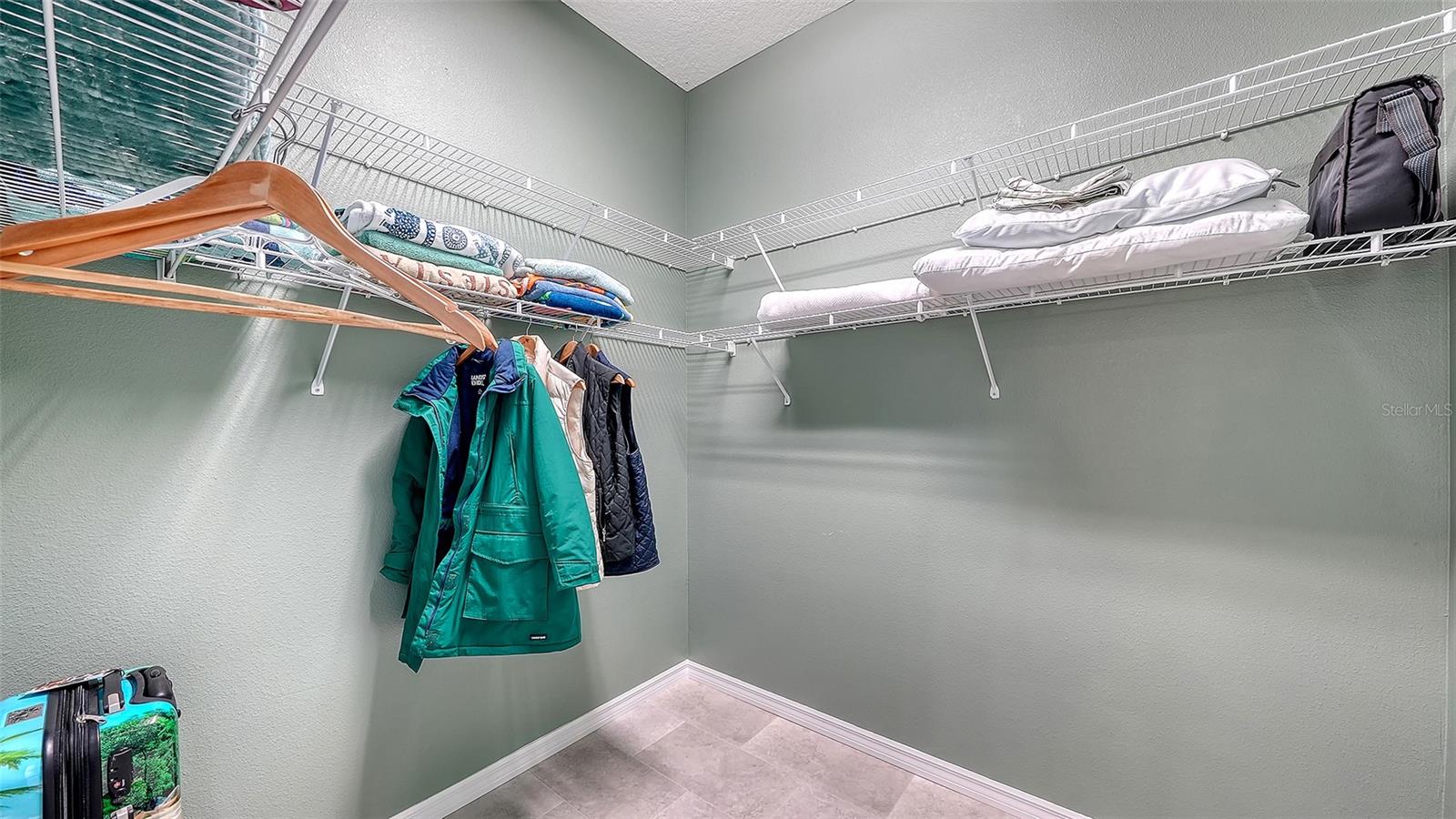 9447 FOREST HILLS CIR