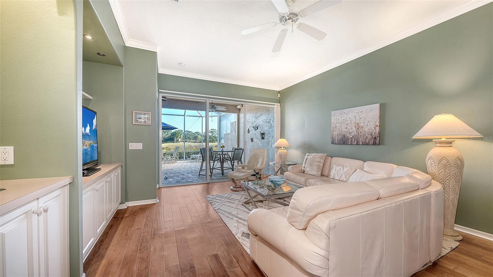 9447 FOREST HILLS CIR