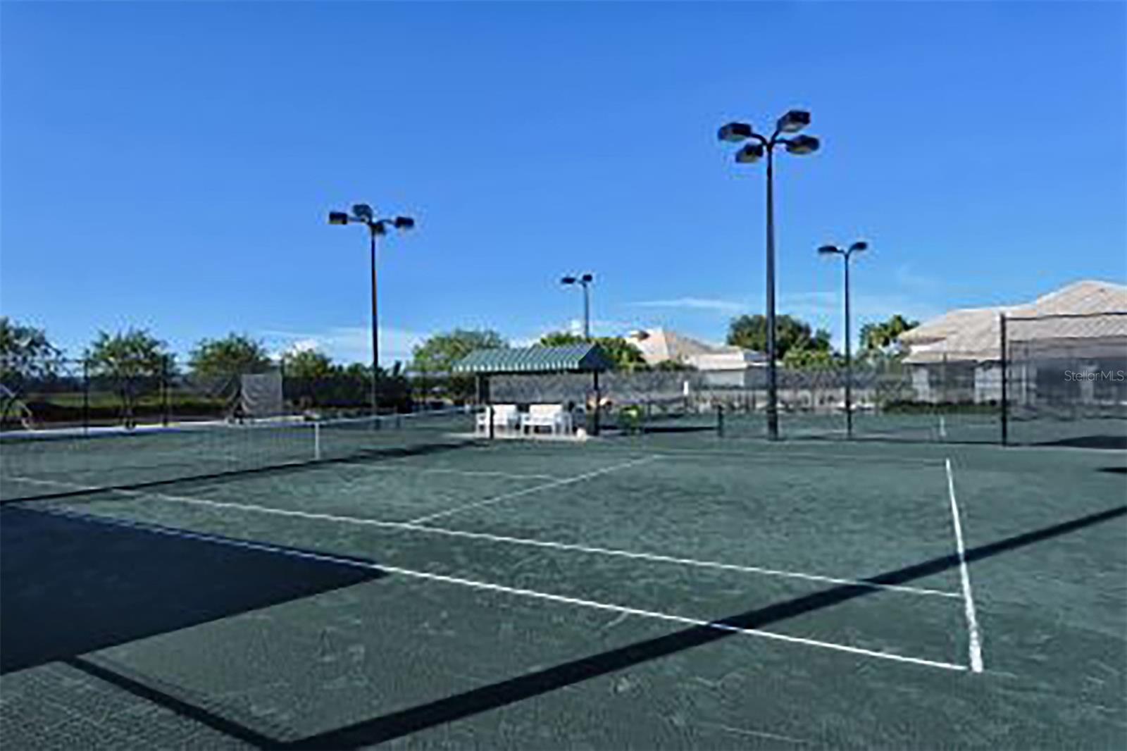 9447 FOREST HILLS CIR