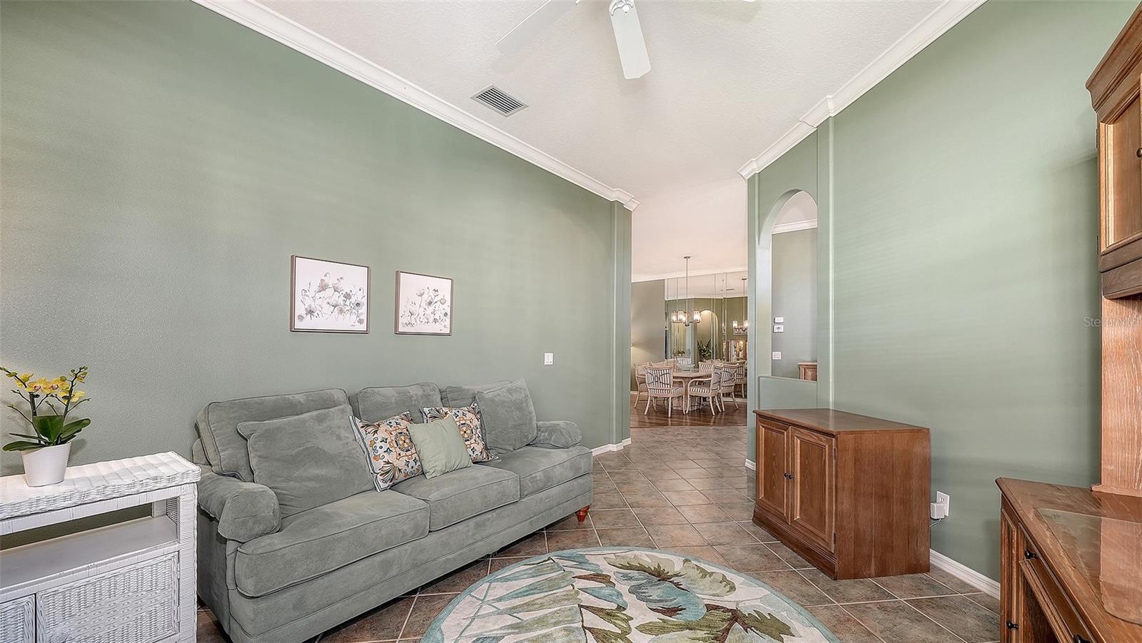 9447 FOREST HILLS CIR