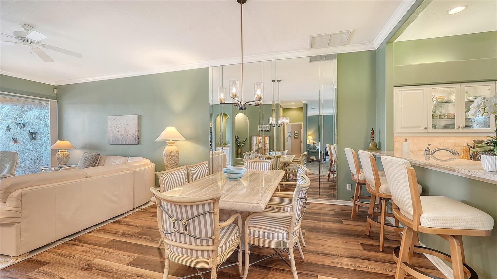 9447 FOREST HILLS CIR